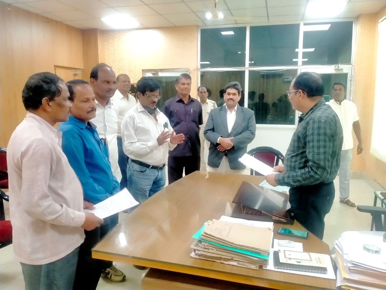 Angul Newsଅନୁଗୁଳ ଜିଲ୍ଲା ଜନଜୀବନ ସୁରକ୍ଷା କମିଟି ପକ୍ଷରୁ ଜିଲ୍ଲାପାଳଙ୍କ ଅଫିସ୍ ସମ୍ମୁଖରେ ଜନ ଆନ୍ଦୋଳନ