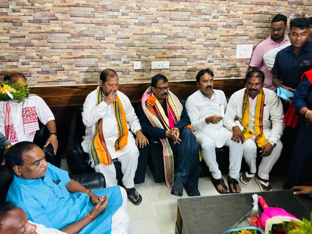 Angul News: ଅନୁଗୋଳ ଗସ୍ତରେ ରାଜସ୍ୱ ମନ୍ତ୍ରୀ ସୁରେଶ ପୂଜାରୀ