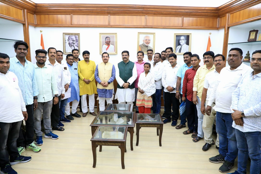 Dharmendra Pradhan meet central minister Prahlad Joshi